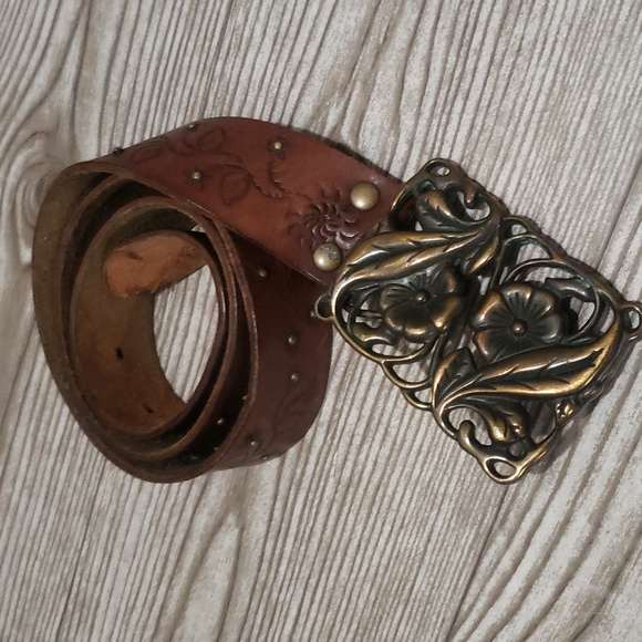 Fossil brown floral embosed and metal studs squear buckle woman belt - Picture 1 of 5